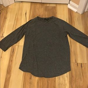 3/4th sleeve long gray shirt